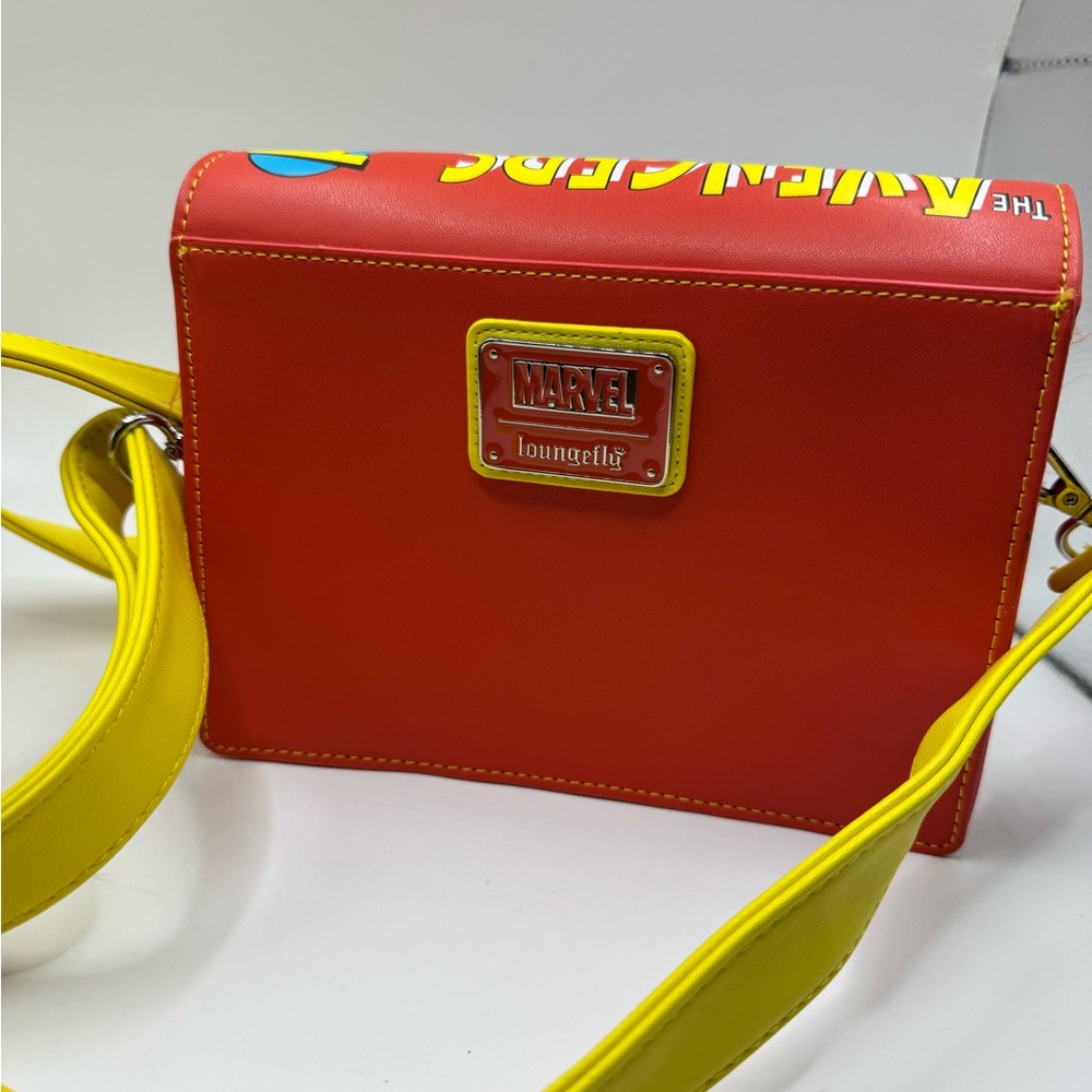 Avengers Comic Book Style Crossbody Bag - Picture 4 of 8